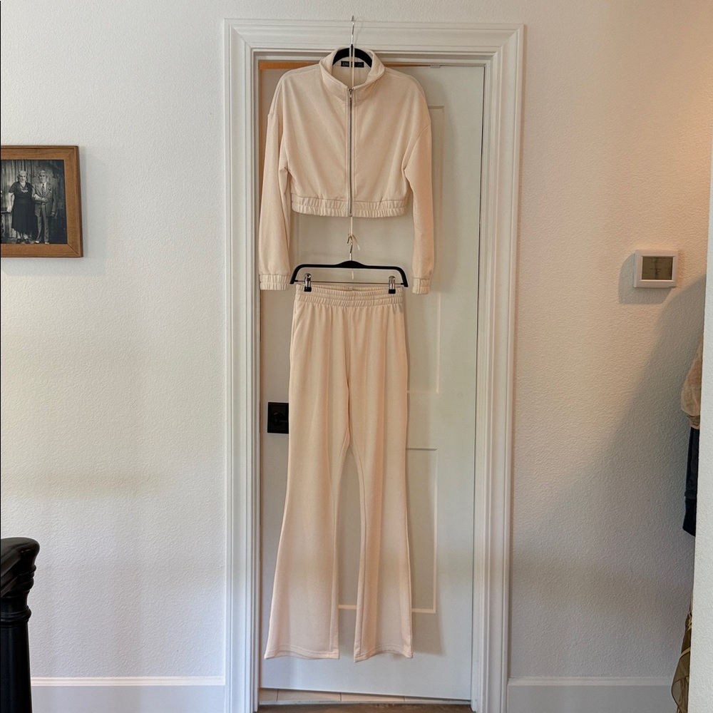 Elegant Women's Cream Lounge Set